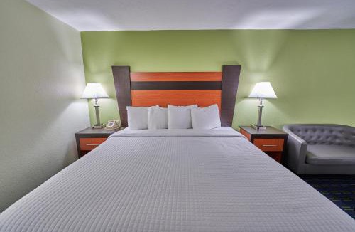 West Yarmouth Hotel | The Mariner Resort Cape Cod by The Red Collection