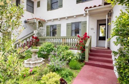 West Beach Apartment | The Marlowe Garden Suite - Vintage Luxury at the Beach - Hotel Amenities