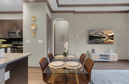 Brady Arts District Condo | The Metro by Stylish Stays