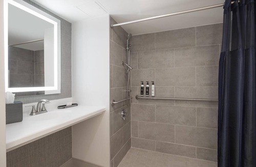 Prudential - St. Botolph Hotel | The Midtown Hotel MOD Collection by Sonesta