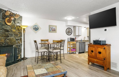 Sand Lake Apartment | The Moose Crossing : Close to Airport, Centrally Located with Garage