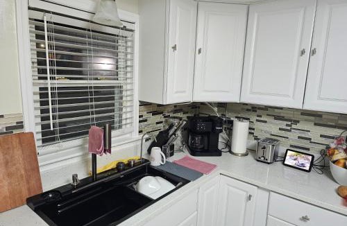 West Street - River Street House | "The Neat Suite" Pristine & Cozy Rooms in Boston