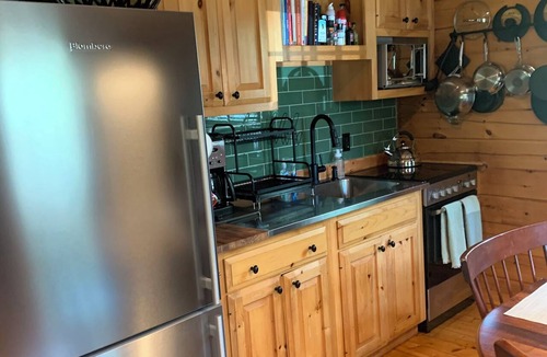 Northport Cabin | The Nest. 2 bedroom with en-suite baths. Belfast Northport Camden