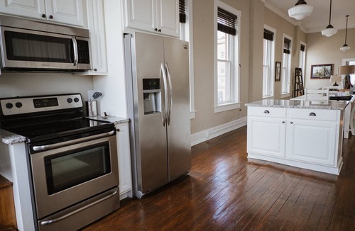 Henderson Apartment | The Nest - Huge Loft in Downtown Henderson