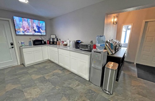 Osage Beach Hotel | The No Wake Inn - Osage Beach