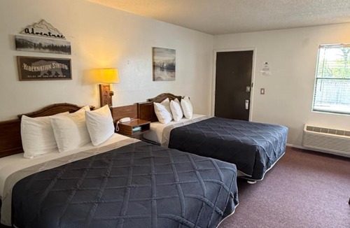 Osage Beach Hotel | The No Wake Inn - Osage Beach