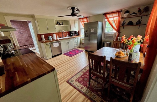 Avon House | The Old Avon 1800 Manor