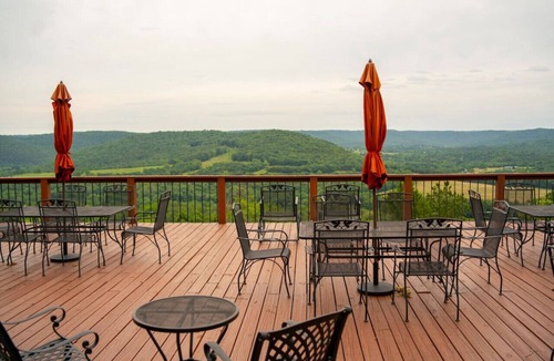 Eureka Springs House | The Ozark Deck House Near Kings River+Wifi+Gated