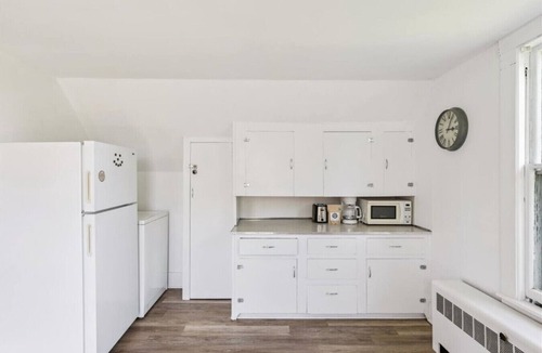 Belfast House | The Page House Walkable to Ocean & Town