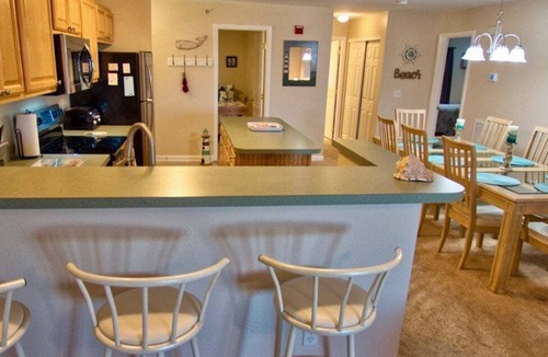 Rehoboth Beach Condo | The Palms * Luxury 3BR Condo End-Unit Home