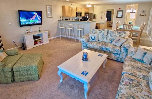 Rehoboth Beach Condo | The Palms * Luxury 3BR Condo End-Unit Home