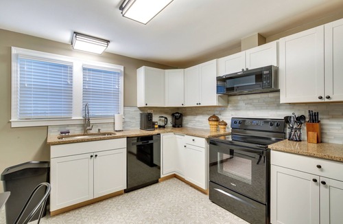 Lincoln Park Apartment | 'the Peaceful Post' Cozy Winter Escape in Kingston