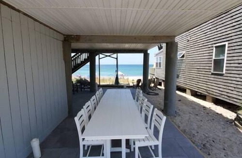 Plymouth House | The Quarterdeck | Oceanfront on White Horse Beach