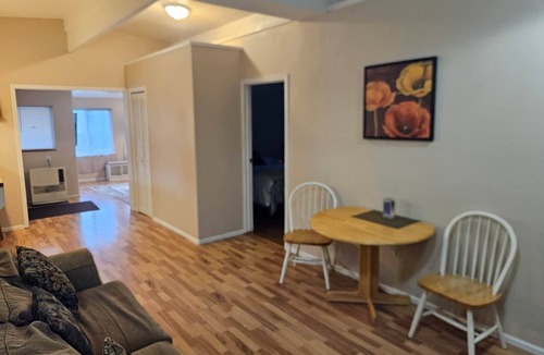 Craig Apartment | The Queen 2 Bedroom Apartment D
