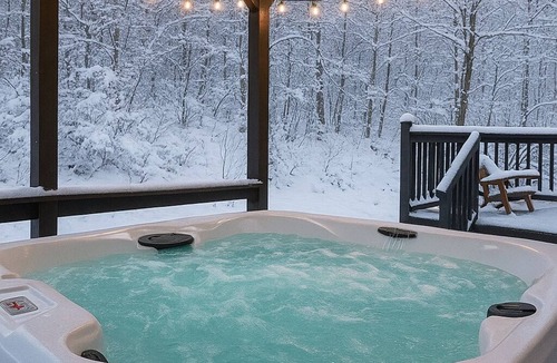 Basye House | The Ravine Hot Tub Forest Escape, Epic Gameroom, Fast WIFI & Pet Friendly