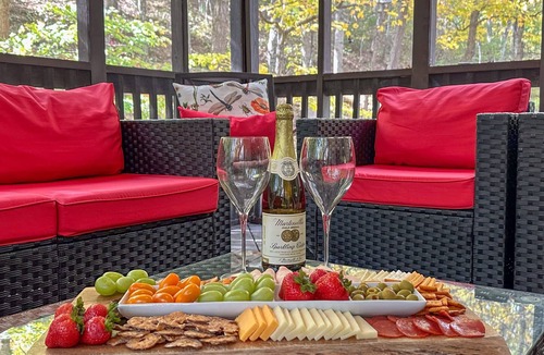Basye House | The Ravine Hot Tub Forest Escape, Epic Gameroom, Fast WIFI & Pet Friendly