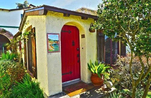 Mystic Hills Cottage | The Red Cottage-Manzanita Cottages