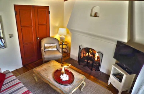 Mystic Hills Cottage | The Red Cottage-Manzanita Cottages