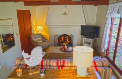 Mystic Hills Cottage | The Red Cottage-Manzanita Cottages