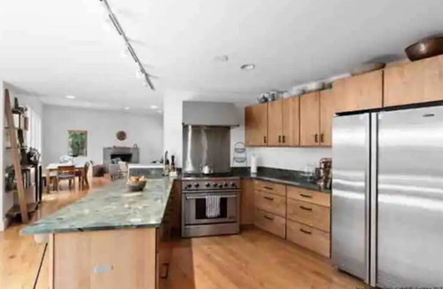 New Paltz House | The Ridge House - Modern Secluded Home w/Pool