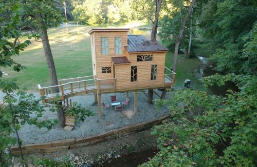 Malaga House | The Royal Roost Treehouse