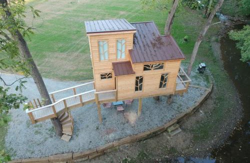 Malaga House | The Royal Roost Treehouse