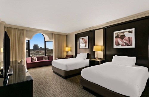 Downtown Baltimore Hotel | The Royal Sonesta Harbor Court Baltimore