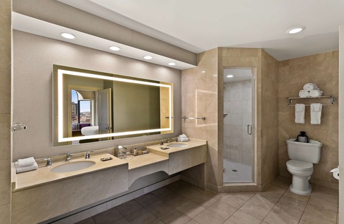 Downtown Baltimore Hotel | The Royal Sonesta Harbor Court Baltimore