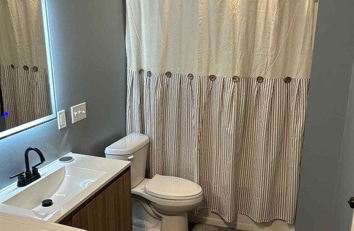Renick Apartment | The Rustic Railroad Studio 5 Min to HWY 63 Kitchen + Washer/Dryer