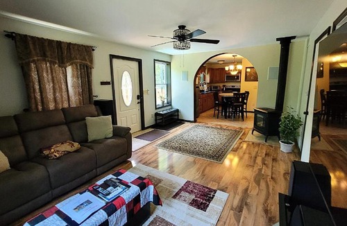 Old Town Apartment | The Sovereign Suite - Cozy And Convenient With Home Theater