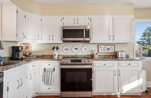Waterford House | The Spring House: Entire Home Rental on 74-acre, Scarlet Springs Farm