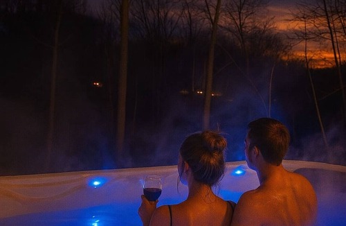 Rockbridge House | The Stowaway | Waterfront, Hot Tub, Kayaks, Arcade