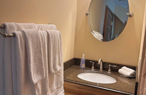 Confluence House | The "Sweet Suite" A Second floor suite with an exquisite view of the Yough River