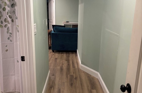Manchester Apartment | The Sweet Suite - just minutes from MHT and 93
