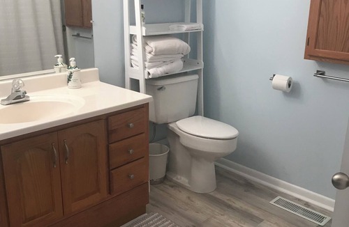 New Britain Condo | "The Tranquil Nest " 2-bedroom condo in peaceful Hill in New Britain CT