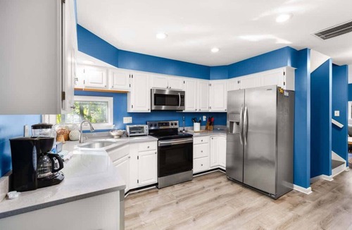 Ocean Pines House | The Treetop | Rooftop Deck & Screened Porch