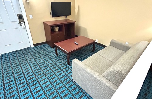 Bartlett Hotel | The Villager Motel