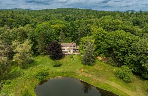 Craryville House | The Whistling Oak - Pristine Pond Tranquility