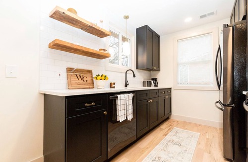 Franklin House | The White Goose Cottage in Downtown Franklin
