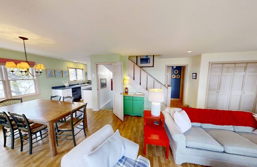 Sebascodegan Island House | This cozy Maine cottage is the perfect location enjoying sunrises!