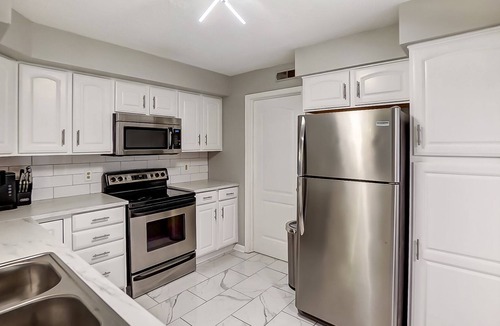Finneytown Condo | This modern peaceful and centrally-located place perfect get away