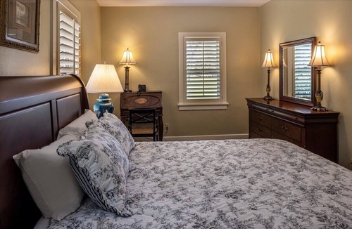 Coraopolis Cottage | This private residence is perfect for an extended stay or executive relocation.