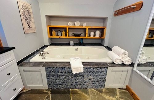 Blue Ridge Bed & Breakfast | Timeless Elegance in Restored Suite – King Bed & Private Spa Bath