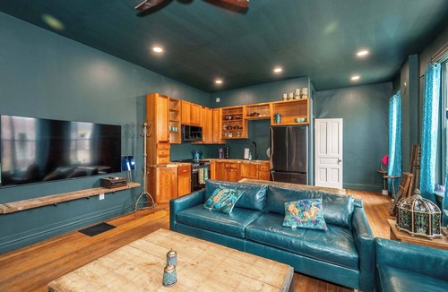 Blanchester Apartment | Timeless on Main 2 – For 2