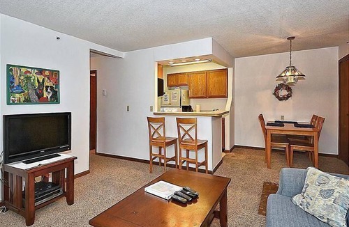 Timberline Condo | TMD204-Updated slope side condo!