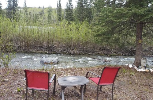 Copper Center Cabin | Tonsina Creek Whispers Lodge Waterfront Paradise with Kitchen Full Bath & Wi-Fi