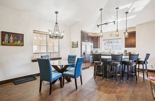 Bear Hollow Village Apartment | Top Floor Condo! 3BD/2BA Park city ski condo - Sleeps 7