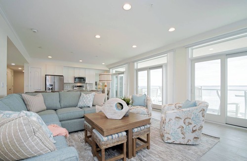 Dewey Beach Condo | Top Floor Luxury 3BR Beach Condo with Bay Views