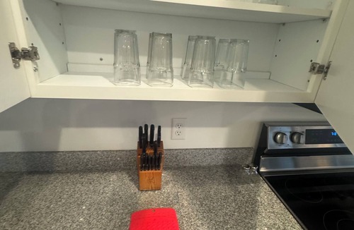 Tuttle West Apartment | Top floor w/balcony in Hillard/Dublin