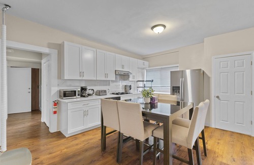 Nonantum Apartment | Totally Renovated 3Br Apartment